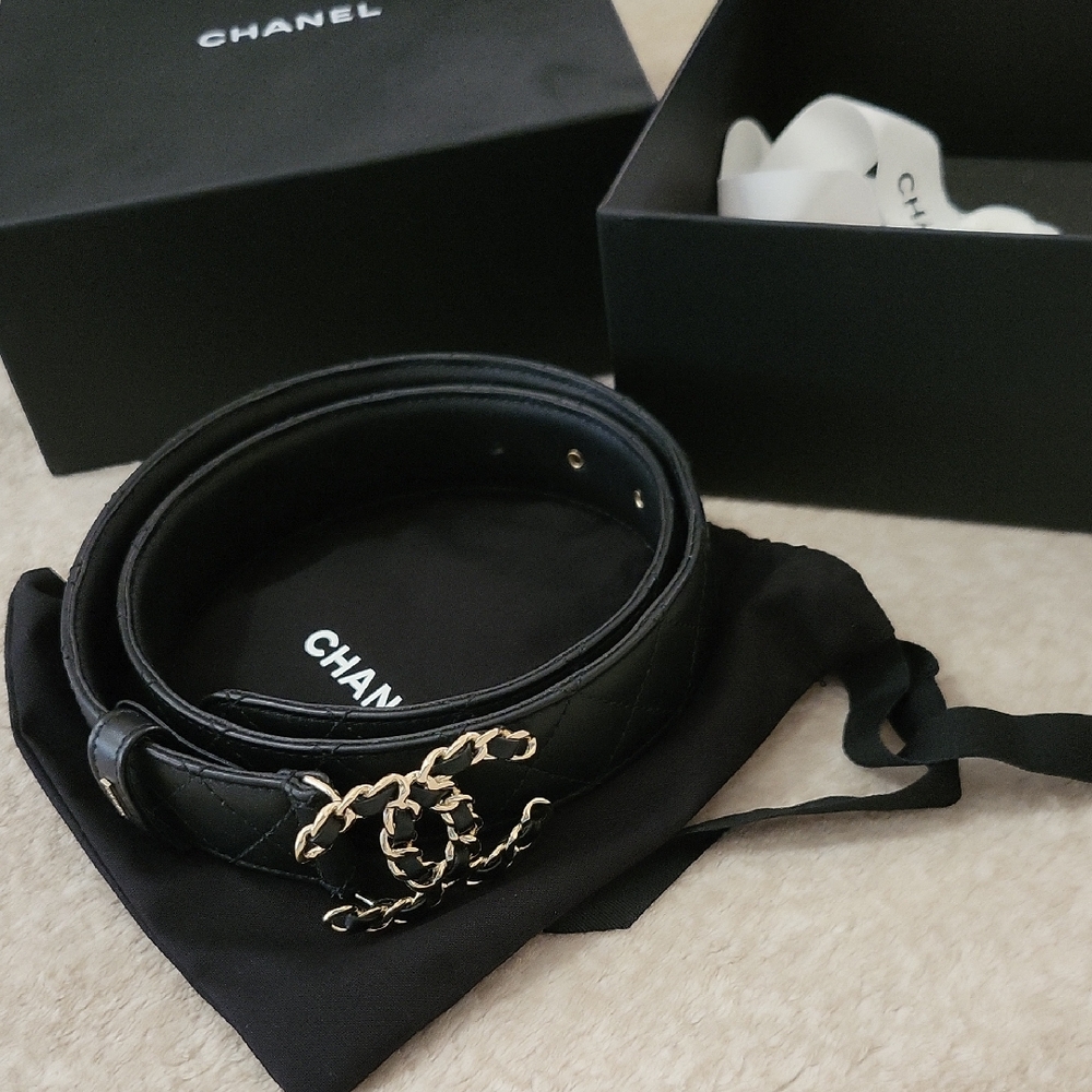 CHANEL Black Quilted Leather Belt 75